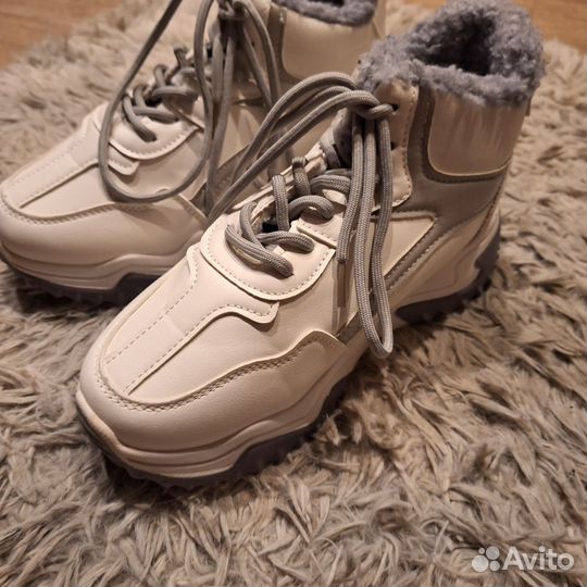 Кроссовки зимние женские