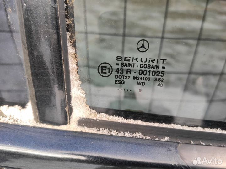 Стекло дверное заднее правое Mercedes Benz E Class
