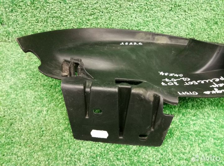 Накладка (кузов внутри) левая Citroen C4 2004-2011