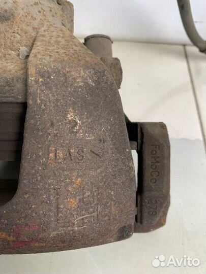 Суппорт передний левый Ford Focus 3 CB8 1.6 (pnda)