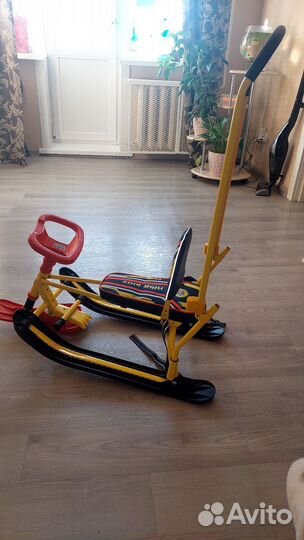 Снегокат с родительской ручкой