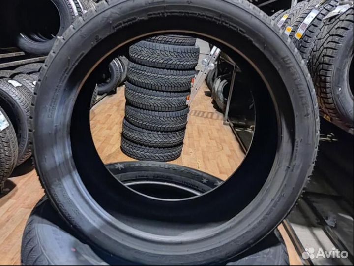 Westlake ZuperSnow Z-507 235/40 R18 95V