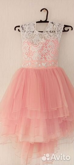 Нарядное платья для девочки на возраст 5-6 лет