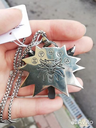 Медальон ведьмака школы волка