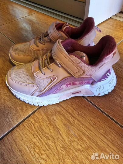 Кроссовки для девочки со светодиотами