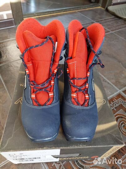 Лыжные ботинки