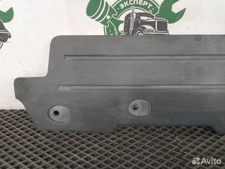 Торцевая накладка облицовки фары левая Volvo Fmx