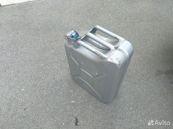 Канистра для бензина 20л