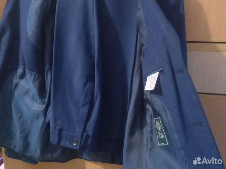 Костюм школьный р.128+2жилетки