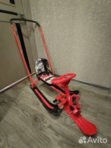 Детский снегокат со спинкой