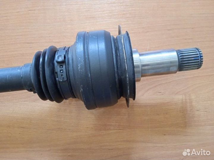 Привод (полуось, приводной вал) задний Mercedes