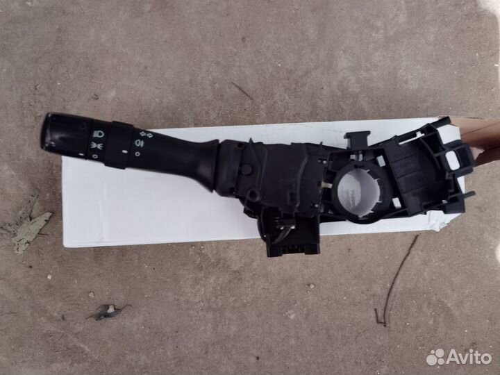 Переключатель подрулевой Toyota