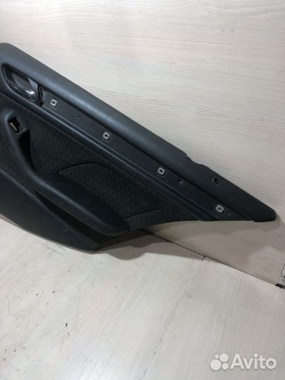 Обшивка двери задняя правая BMW E46
