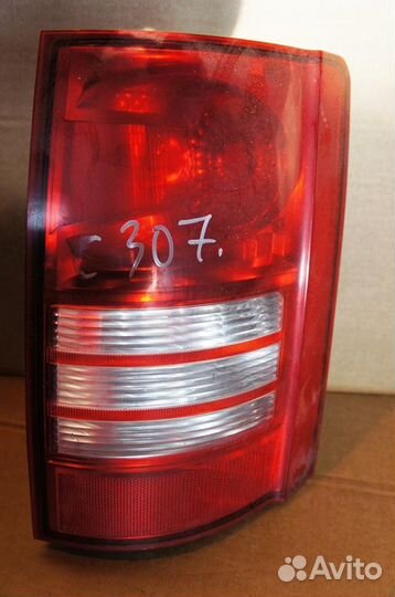 Фонарь задний правый dodge Grand Caravan 2008-201