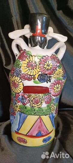 Фарфоровая статуэтка 