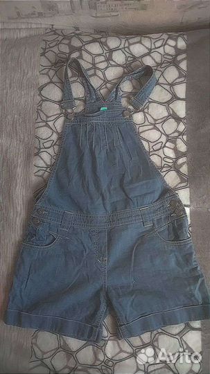 Продаю летний джинсовый комбинезон для девочки
