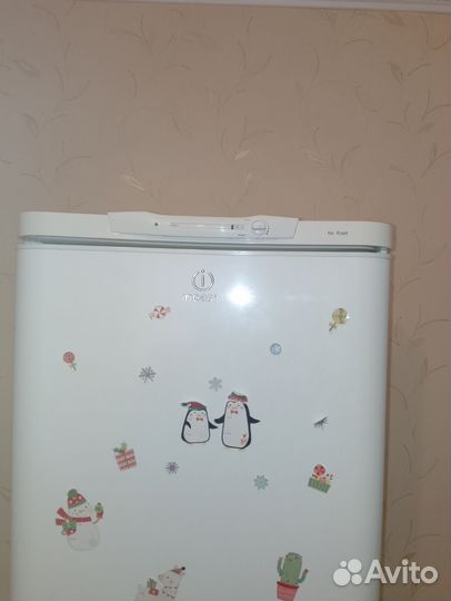 Холодильник бу indesit