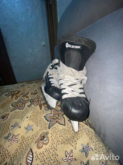 Коньки хоккейные