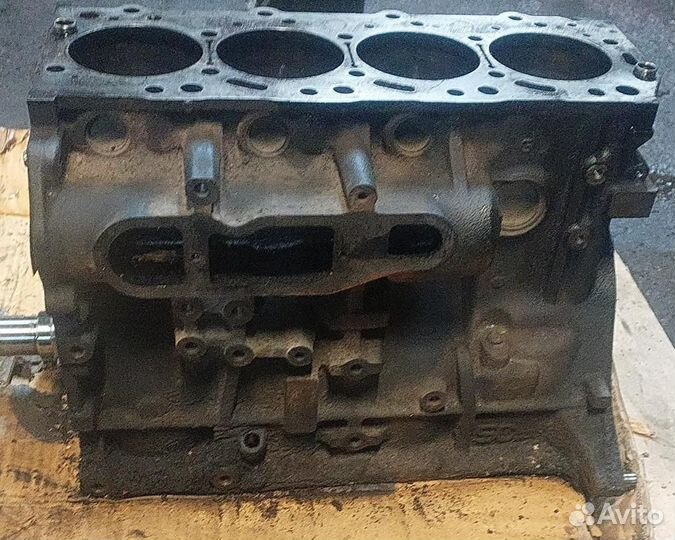 Блок цилиндров Mitsubishi Митсубиши в сборе 4D56