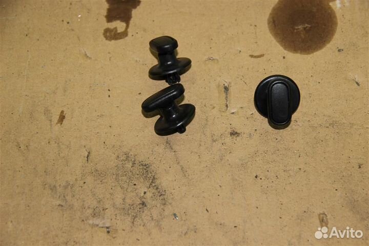 Клипса Nissan Tiida C11 2007