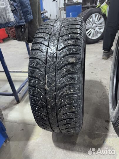 Bridgestone Ice Cruiser 7000 6.5/55 R17 98T