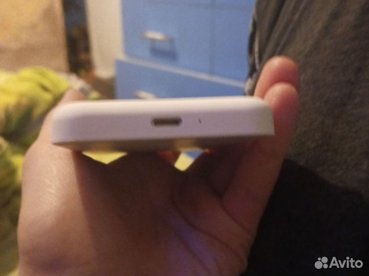 Повербанк apple