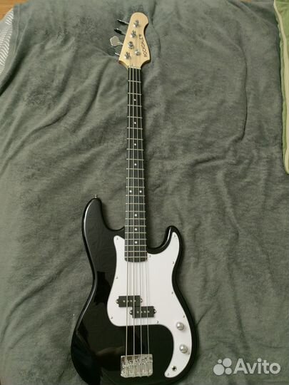 Бас гитара Rockdale Precision Bass