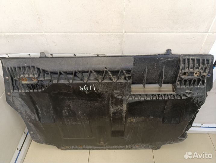 Б/У Б/У Защита картера дефект. 5K0825901B VAG