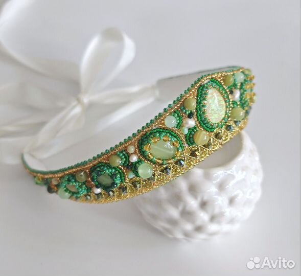 Кокошник женский из бисера и камней