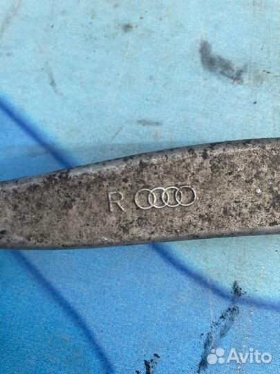 Рычаг передний верхний правый 4E0407510B