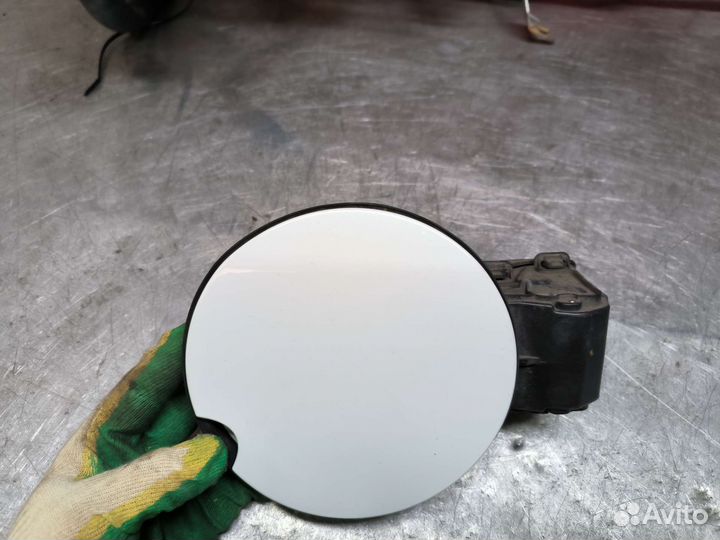 Renault Megane III лючок бака белый цвет