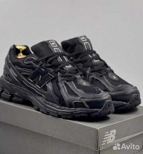 Новинка New Balance 1906