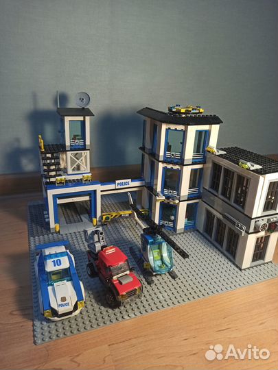 Lego city полицейский участок 60141