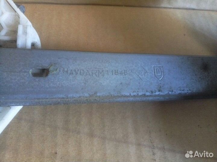 Стеклоподъемник передний правый Renault Logan 1