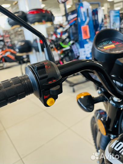 Мопед комета черная