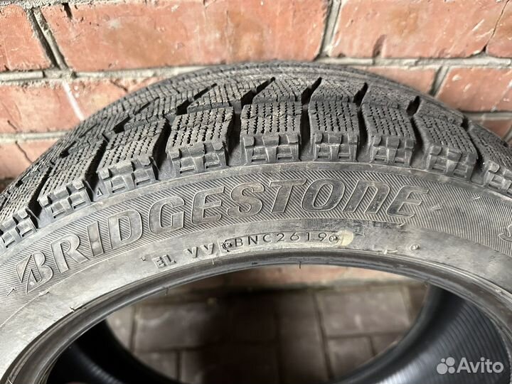 Bridgestone Blizzak VRX 235/45 R18 94S
