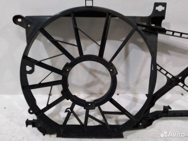 Диффузор вентилятора Opel Astra H 2004