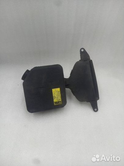 Воздухозаборник воздушного фильтр передний Toyota