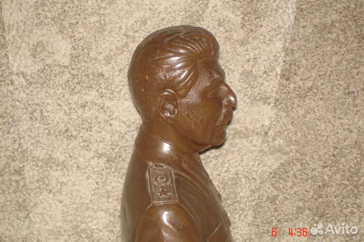 Сталин. Бюст