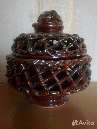 Продается конфетница