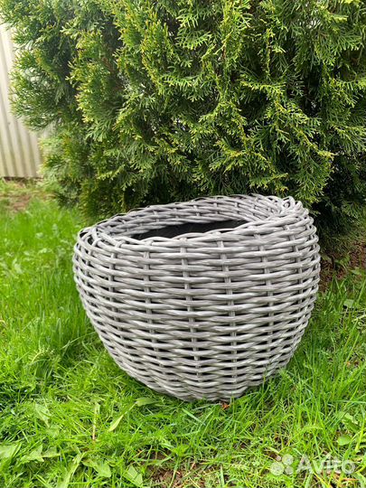 Кашпо для цветов плетеное из ротанга
