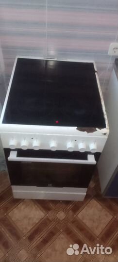 Плита Electrolux электрическая бу