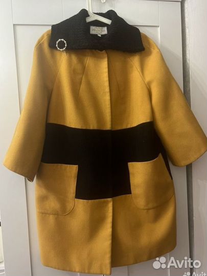 Пальто женское желтое 52