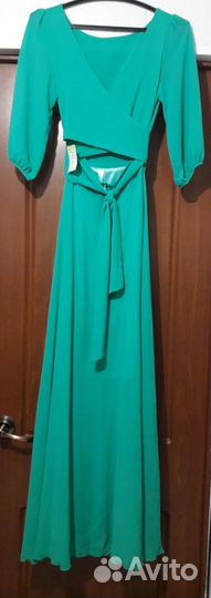 Вечернее платье и колье