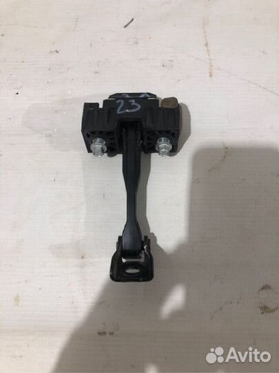 Ограничитель двери задний левый ваз (LADA) vesta 1