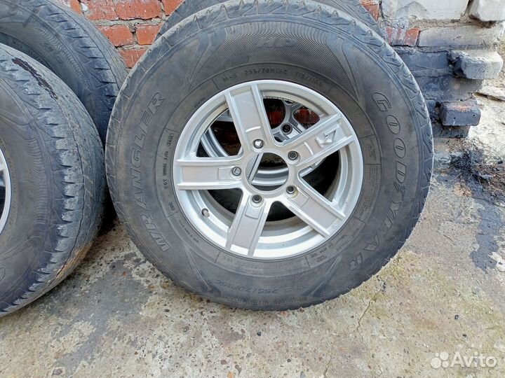 Колеса на ниву 255/70 R15C