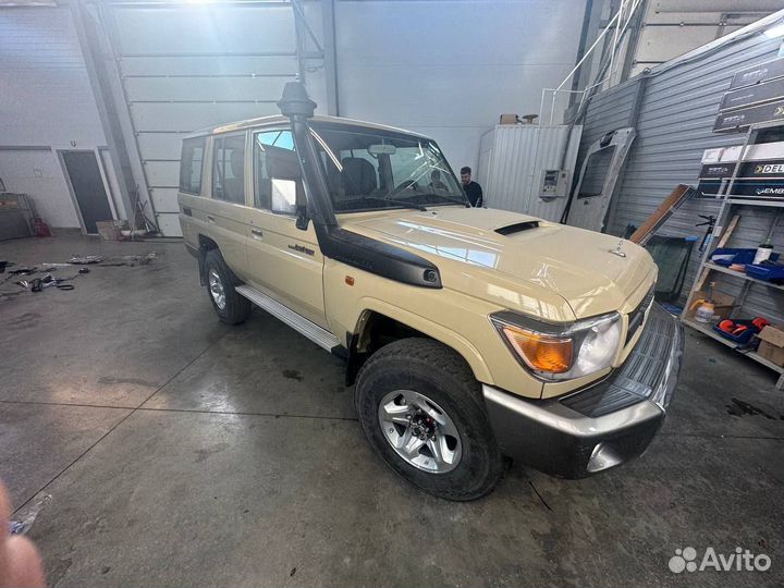 Оклейка авто пленкой Винил