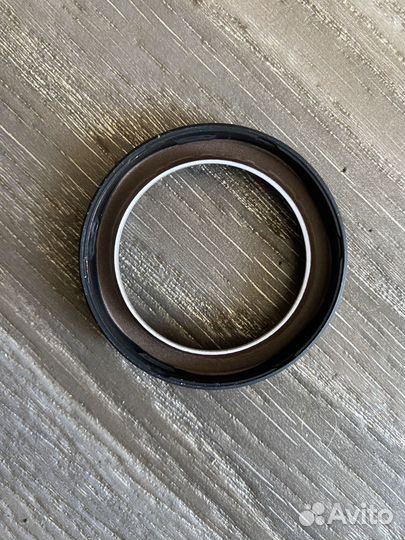 Сальник коленвала