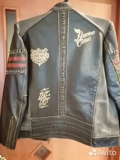 Стильная кожаная мотокуртка