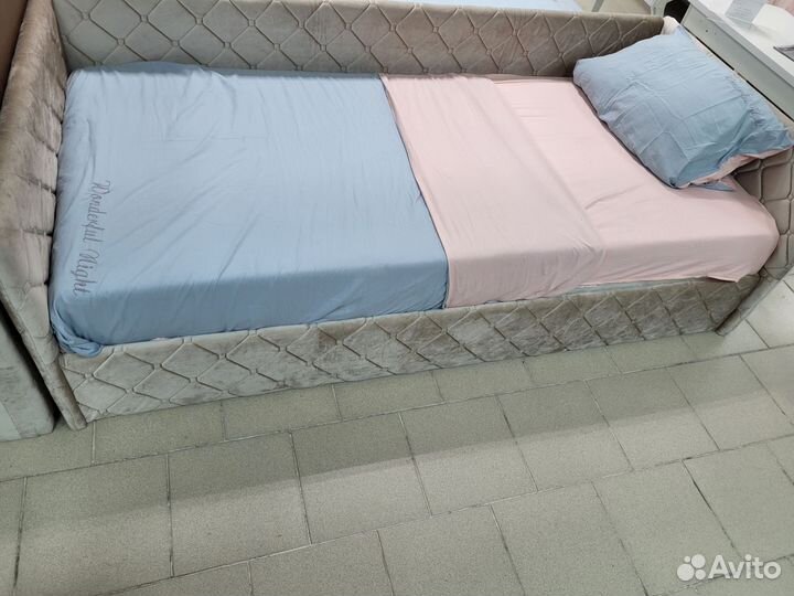 Детская кровать диван с мягкими бортиками